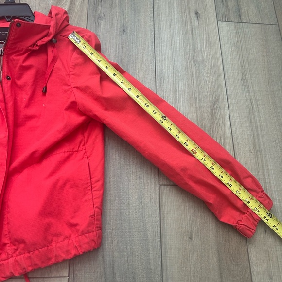 Women’s Banana Republic Red Zip Up Hooded Jacket - Size M - Picture 10 of 15